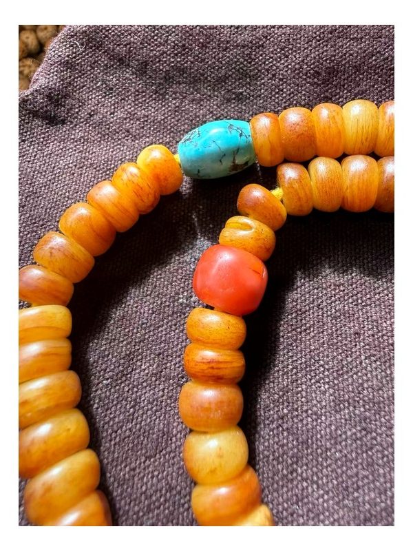 Amber & Blue Long Strand — faithful square product view