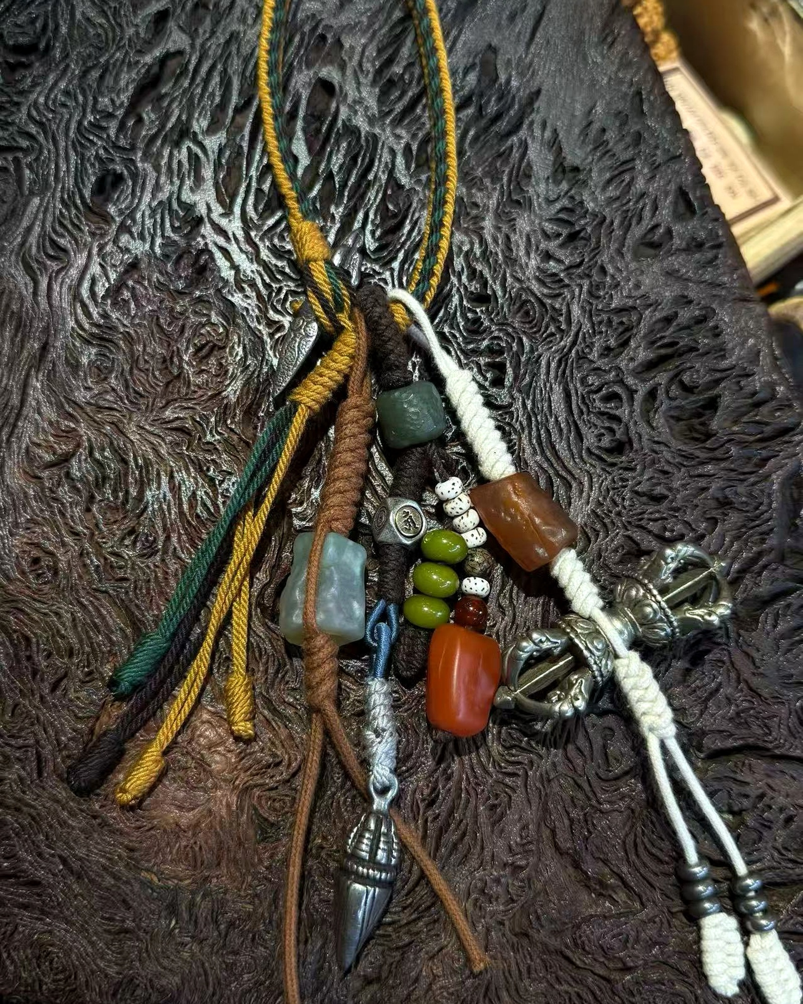 Nomad Multi-Drop Charm detail